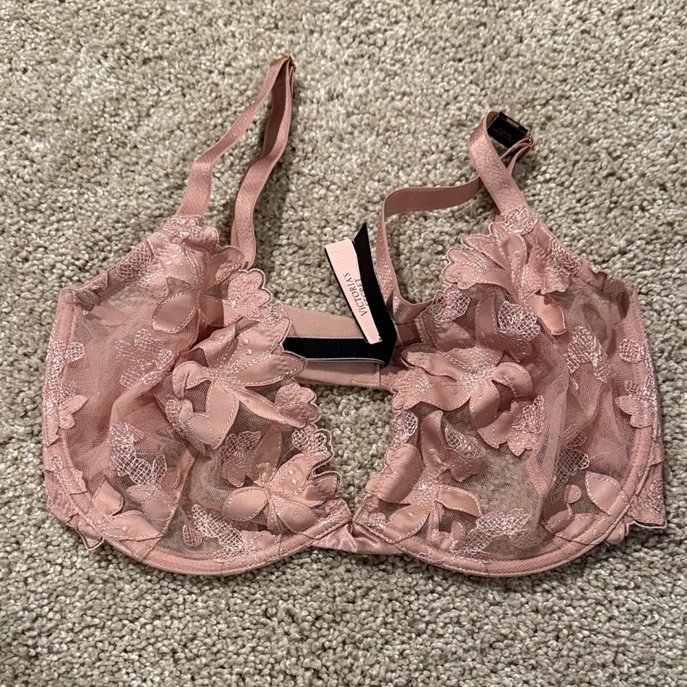NWT Victoria’s Secret Floral Pink Lace Bra Lingerie 34 ddd
